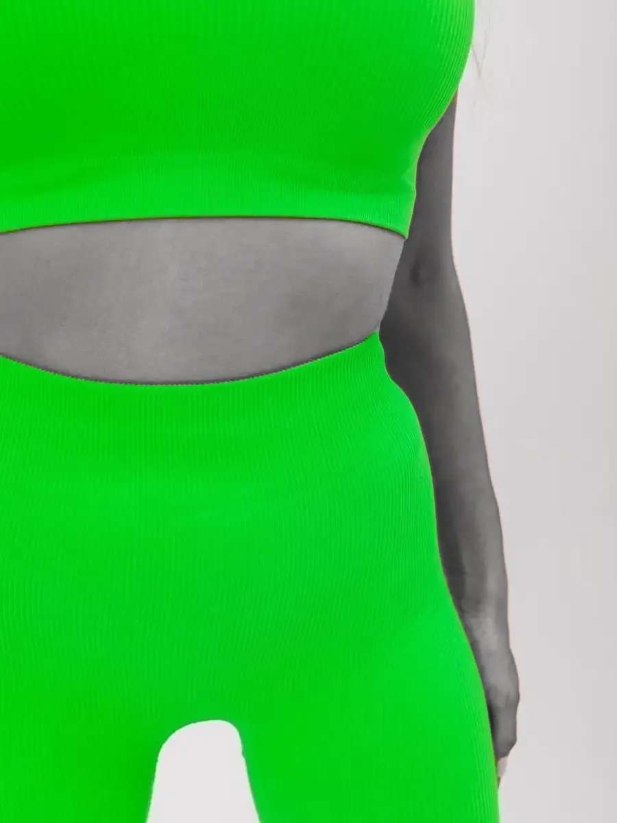 ست نیم تنه و شلوارک ورزشی زنانه طرح کبریتی لی‌لی رنگ سبز